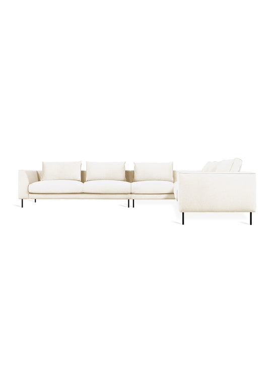Sofa sectionnel XL Renfrew de Gus* Modern, design épuré et ambiance raffinée. merino cream
