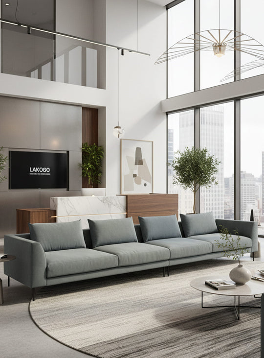 Sofa XL Renfrew de Gus* Modern, 137" de confort moderne et épuré. Mersey Skyline