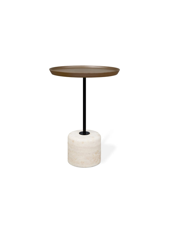 Table Gus* Modern Agency : une table contemporaine mêlant matériaux recyclés, travertin naturel et acier. java