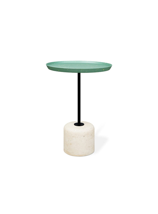 Table Gus* Modern Agency : un meuble design au plateau innovant en marc de café recyclé et socle en pierre. robusta