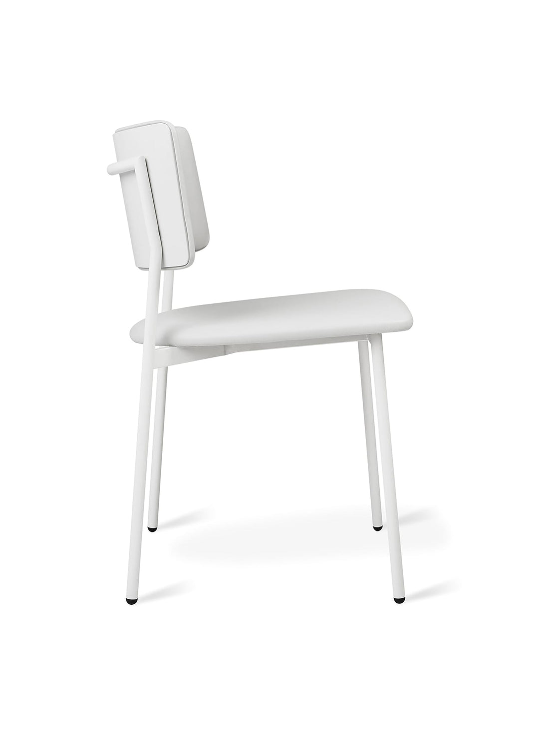 Chaise à dîner Signal Gus* Modern, silhouette ergonomique et proportions équilibrées. putty