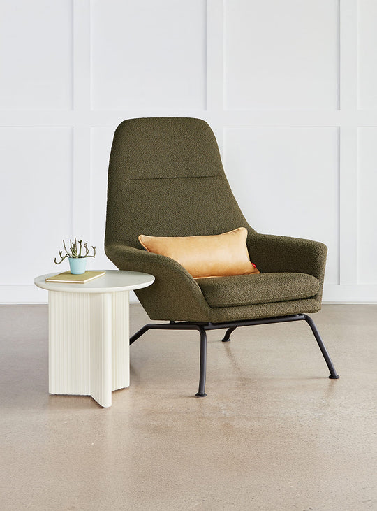 Fauteuil Gus* Modern Tallinn, silhouette scandinave élégante et durable. copenhagen terra