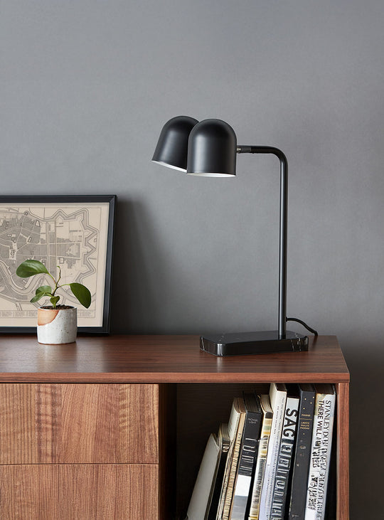 Lampe de table Tandem Gus* Modern, parfaite pour un intérieur moderne et épuré. noir