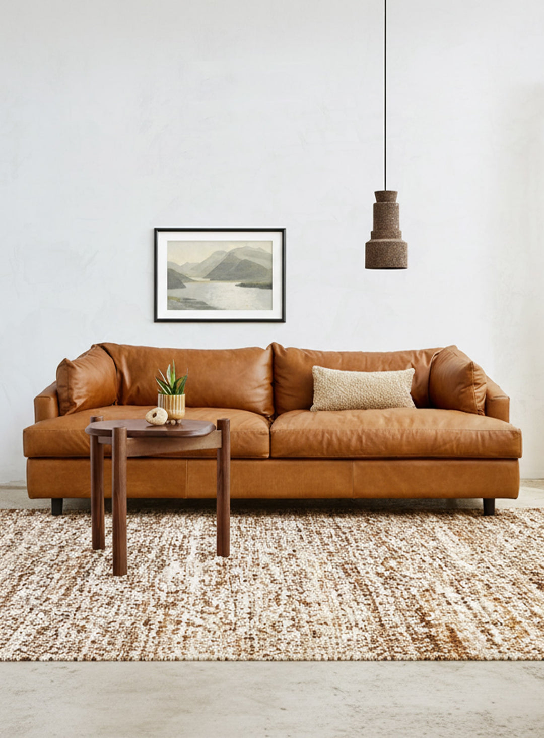 Sofa Thalia de Gus* Modern : design 70s, confort enveloppant et élégance intemporelle. cuir tucson sienna