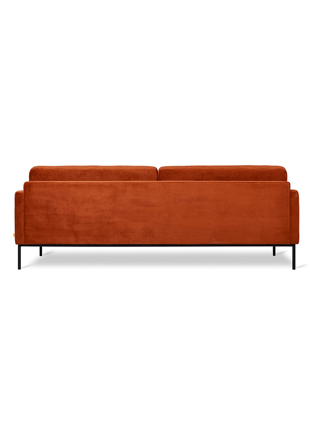 Sofa Gus* Modern Towne, texture tuftée et allure intemporelle. Velvet Russet