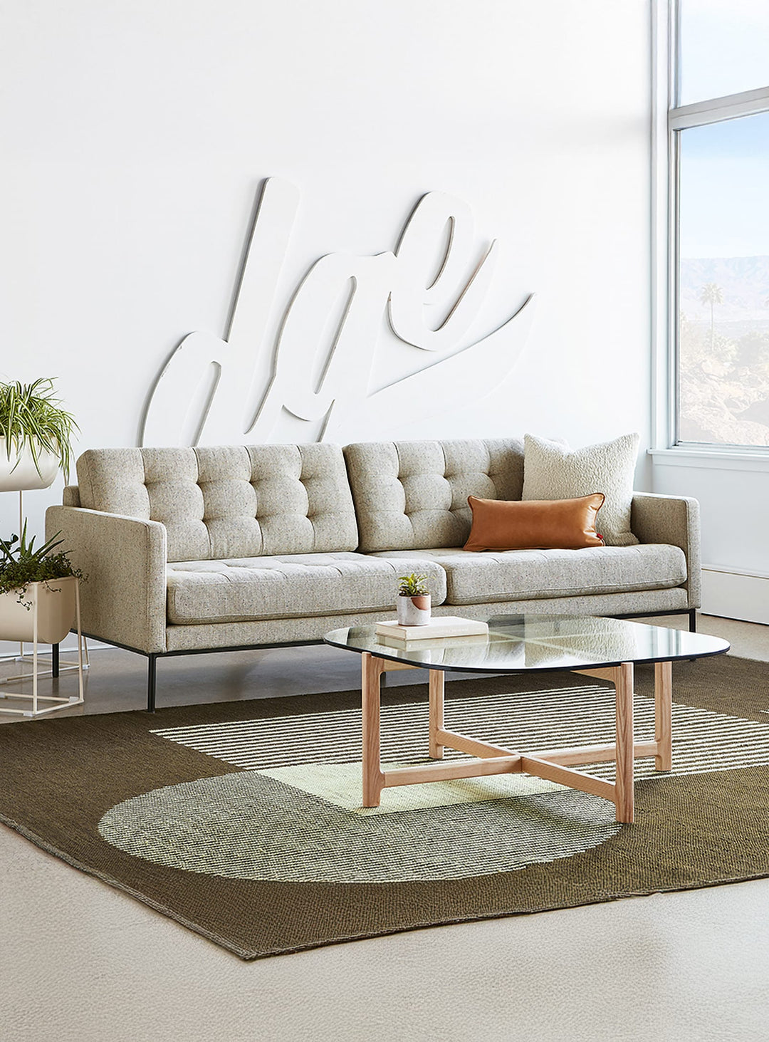 Sofa Gus* Modern Towne, profil élancé et style Mid-century moderne. Funfetti Linen