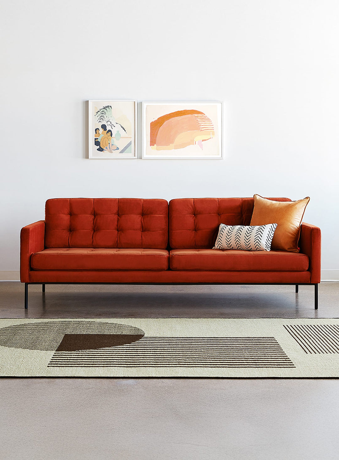 Sofa Towne Gus* Modern, silhouette légère et profondeur confortable. Velvet Russet
