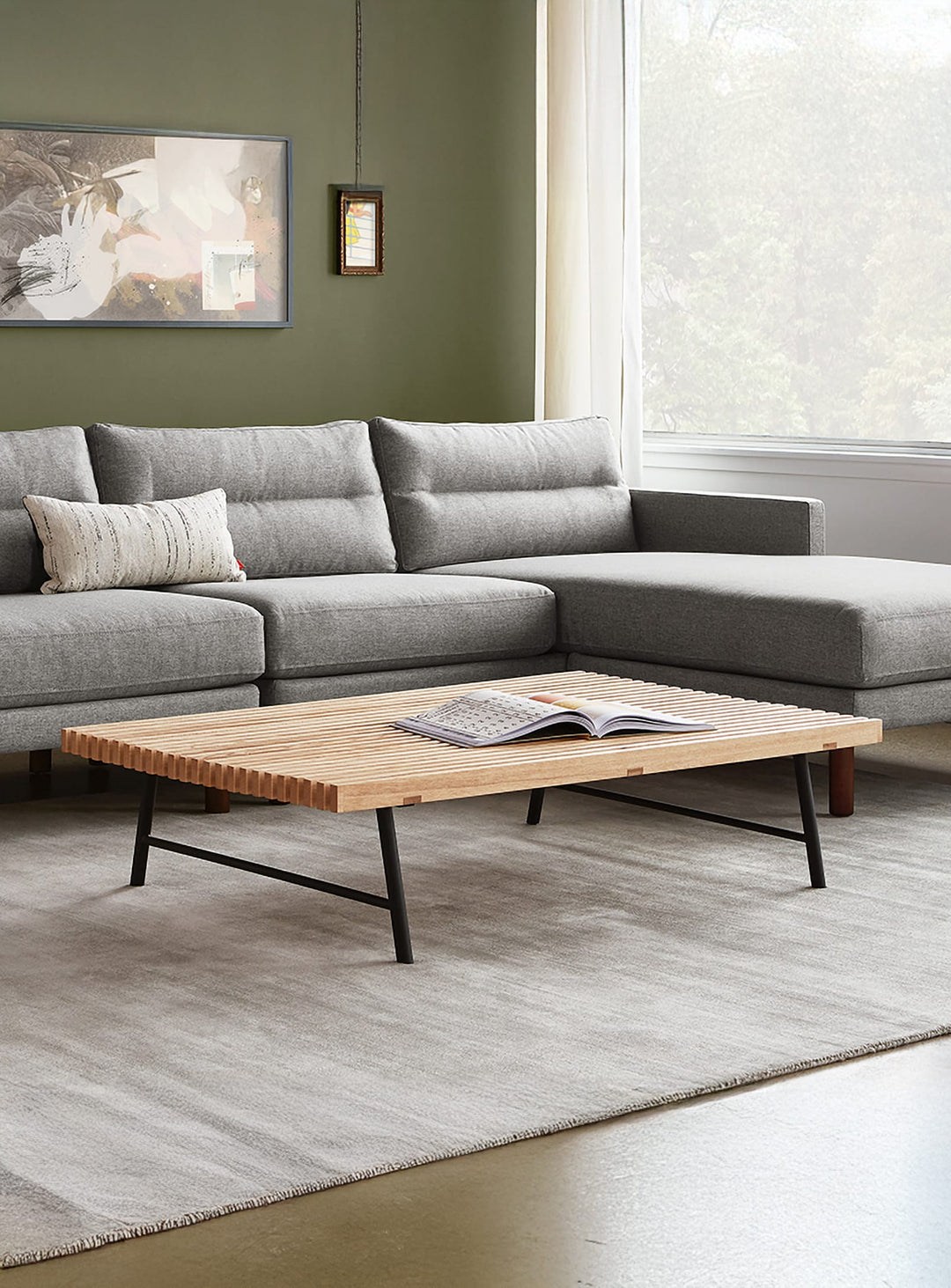 Gus* Modern Transit : table design au charme décontracté. frene