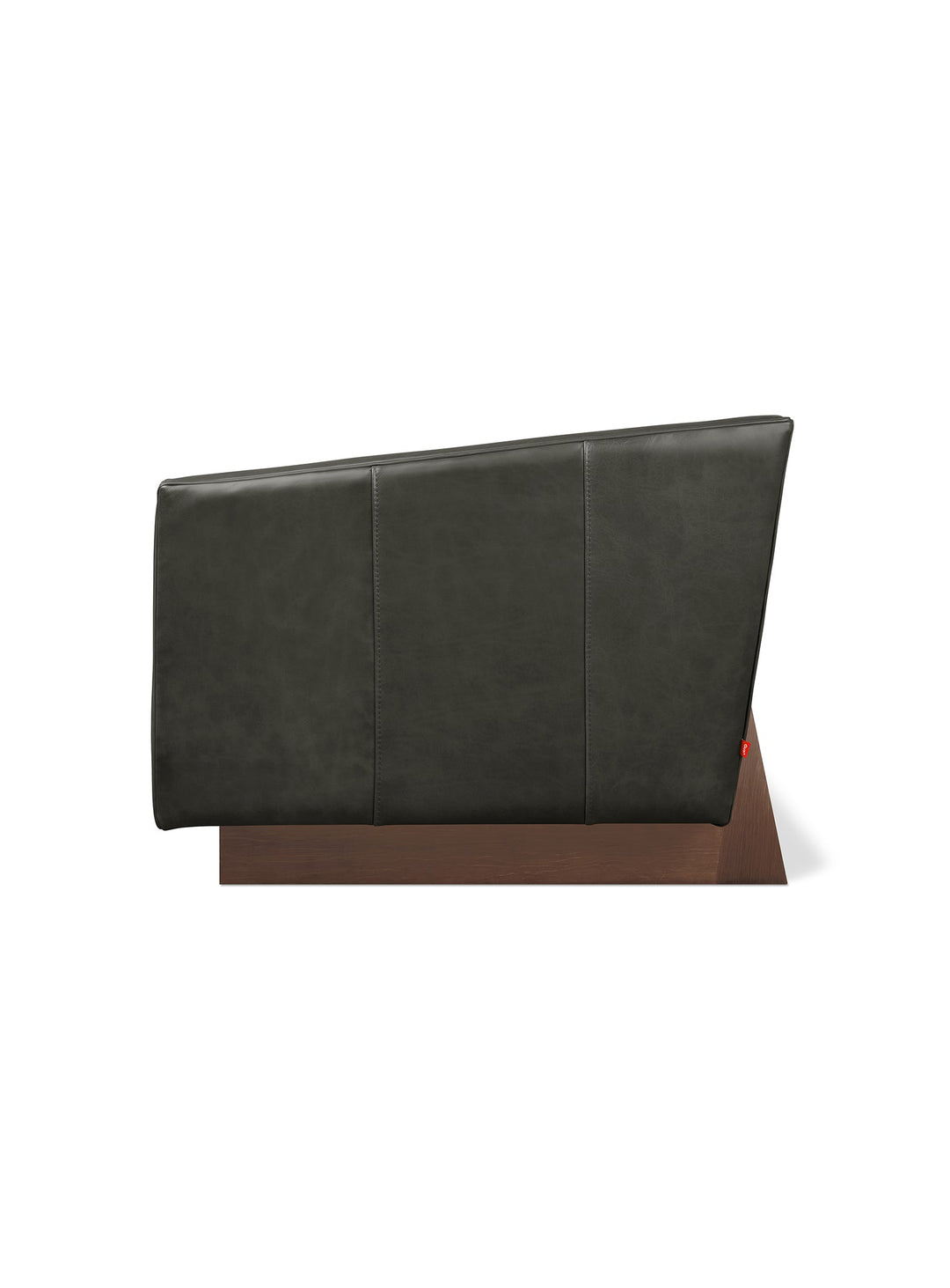 Fauteuil design Wallace de Gus* Modern : modernité et héritage classique. Cuir Tucson Char.