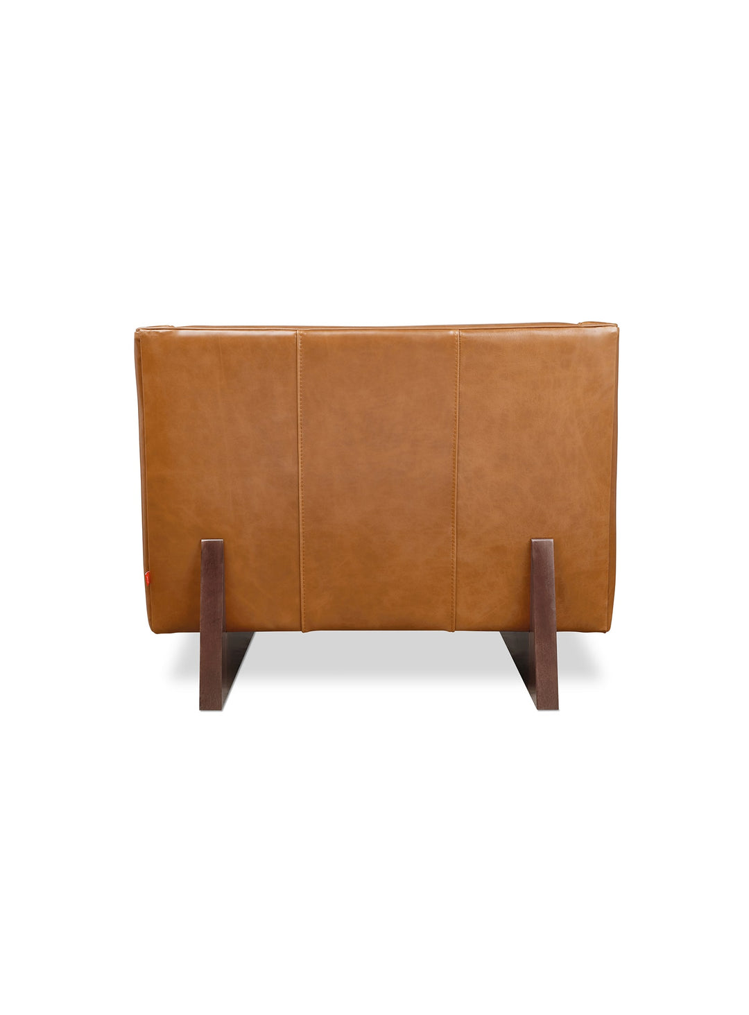 Fauteuil Wallace Gus* Modern : raffinement anglais et touche sculpturale. Cuir Tucson Sienna.