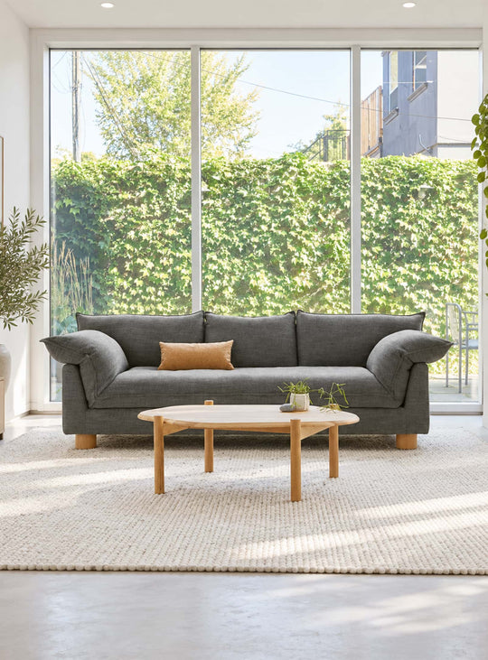 Sofa Gus* Modern Zoe : assise profonde, lignes années 70 et confort moelleux pour un salon chaleureux. rosslyn legacy