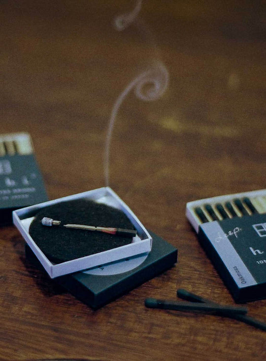 Allumettes encens Hibi, encens innovant inspiré des traditions japonaises. mousse de chene