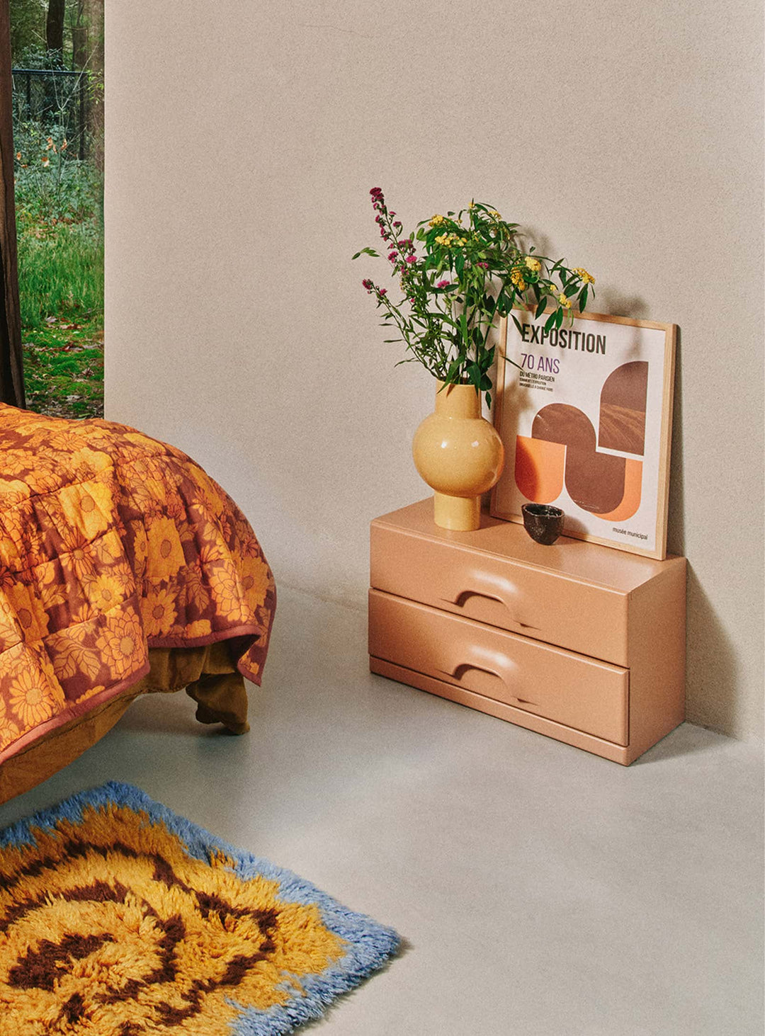 Commode à deux tiroirs HKliving, idéale pour optimiser le rangement avec élégance. blush