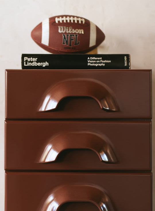 Commode à six tiroirs HKliving, meuble fonctionnel et décoratif pour tous les intérieurs. chocolat