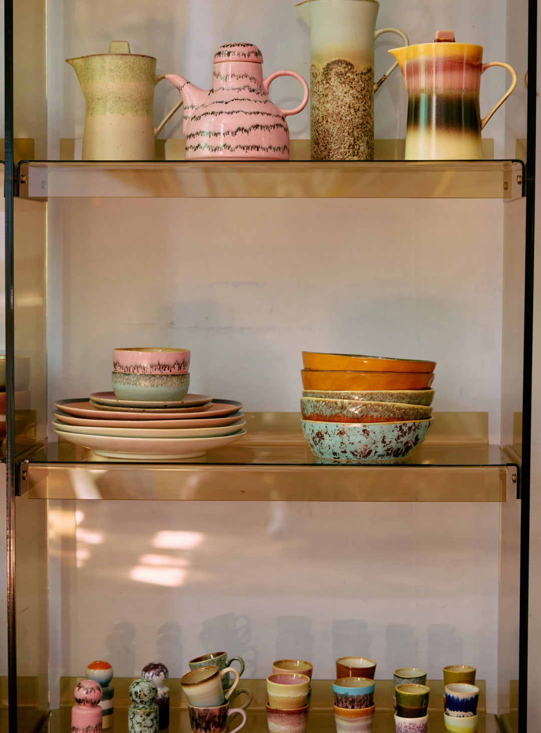 Bol à pâtes 70s Ceramics HKliving, une vaisselle originale aux glaçures texturées et aux teintes chaleureuses. patina