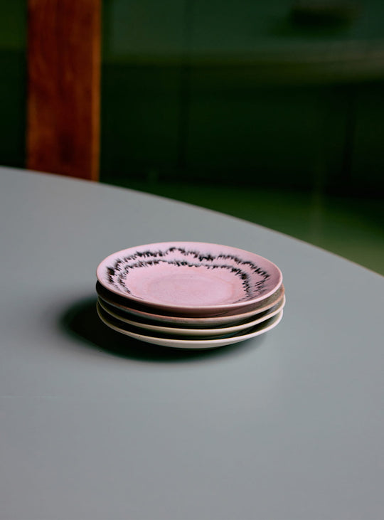Soucoupe 70s Ceramics HKliving : des couleurs inspirées de la nature et de l'art moderne. doodle