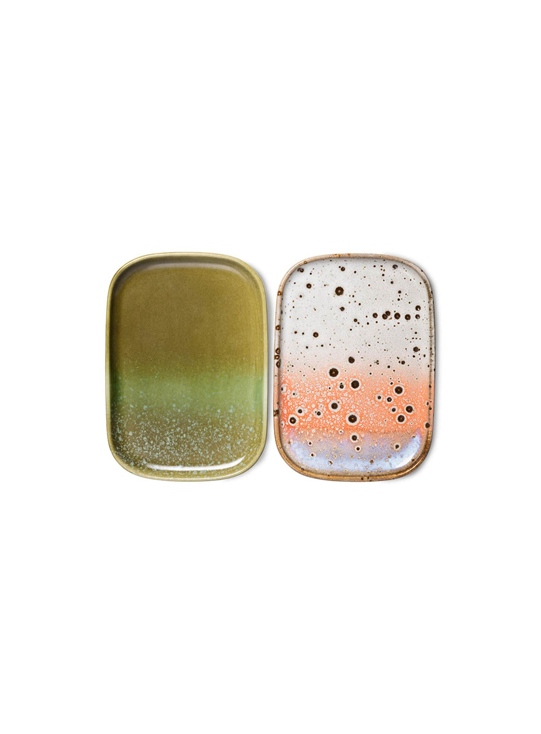 Découvrez les petits plateaux HKliving 70s Ceramics, un lot de 2 en grès aux glaçures uniques. atlas
