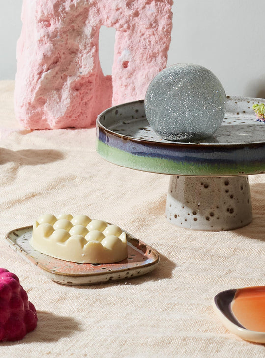 Petits plateaux HKliving 70s Ceramics : lot de 2 empilables avec glaçure réactive unique. atlas