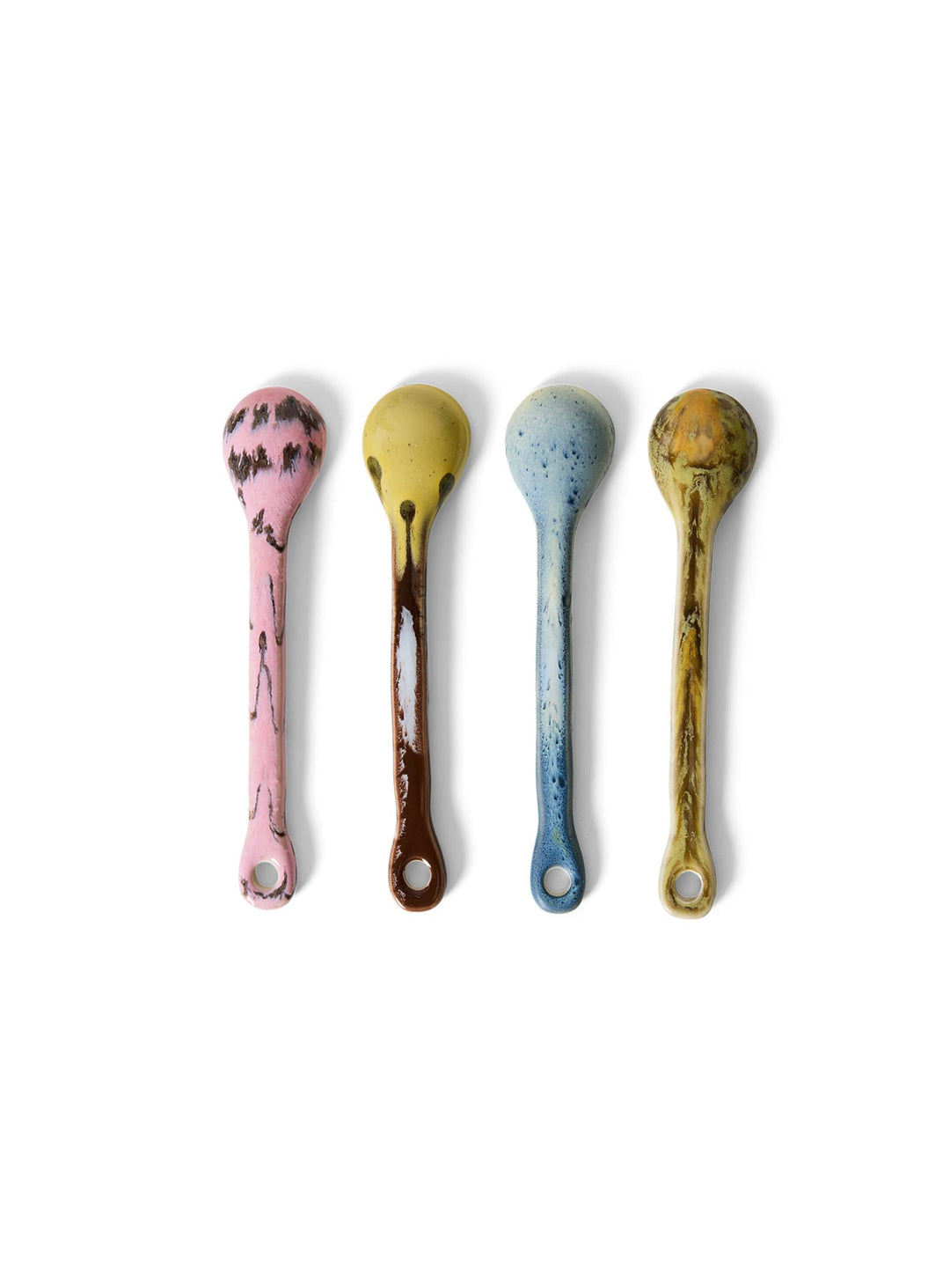 Cuillères en grès 70s Ceramics HKliving : des couleurs originales pour une table pleine de caractère. sketch