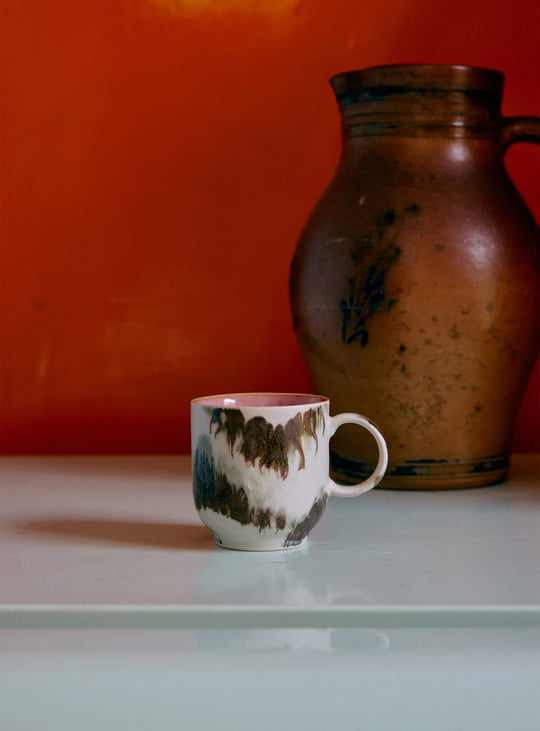 Tasse à café Abstract HKliving en grès émaillé, pour une table colorée et pleine de personnalité. tide