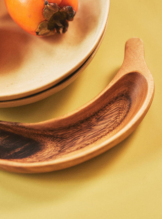 Bol Banane HKliving en acacia, une pièce originale et fonctionnelle pour donner du caractère à votre table.
