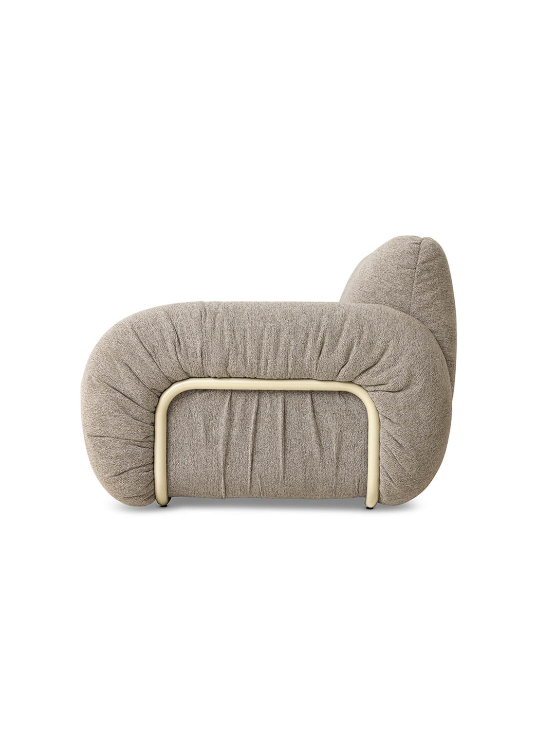 Fauteuil lounge Arc de HKliving, confort moelleux et lignes fluides. beige
