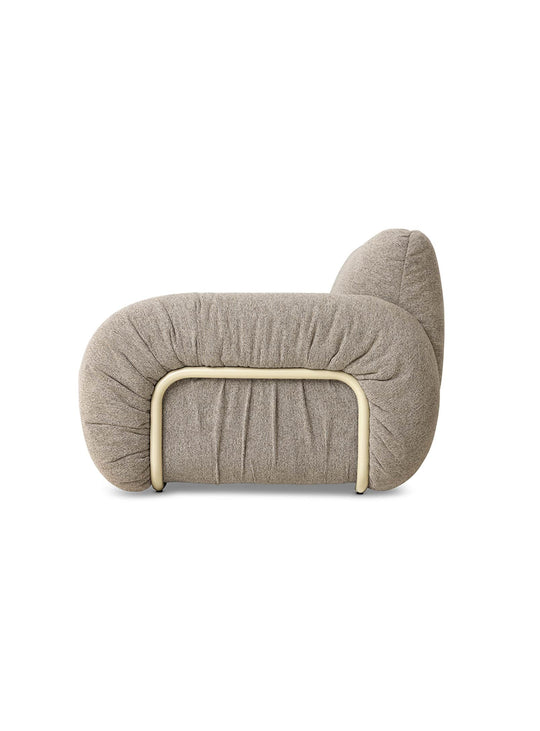 Fauteuil lounge Arc de HKliving, confort moelleux et lignes fluides. beige