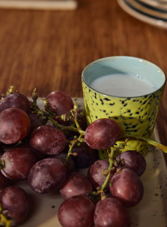 Tasse à café 70s Ceramics HKliving : un design authentique aux nuances riches et profondes. corn