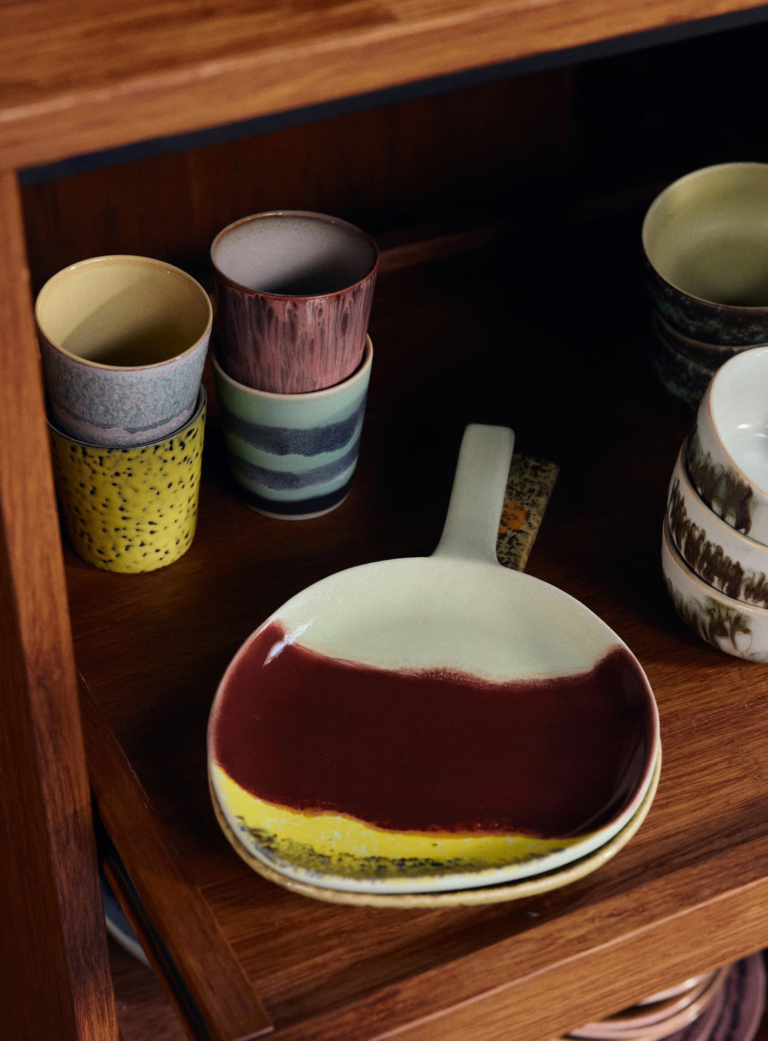 Tasse à café 70s Ceramics HKliving en grès de qualité pour un usage quotidien durable. Artistic