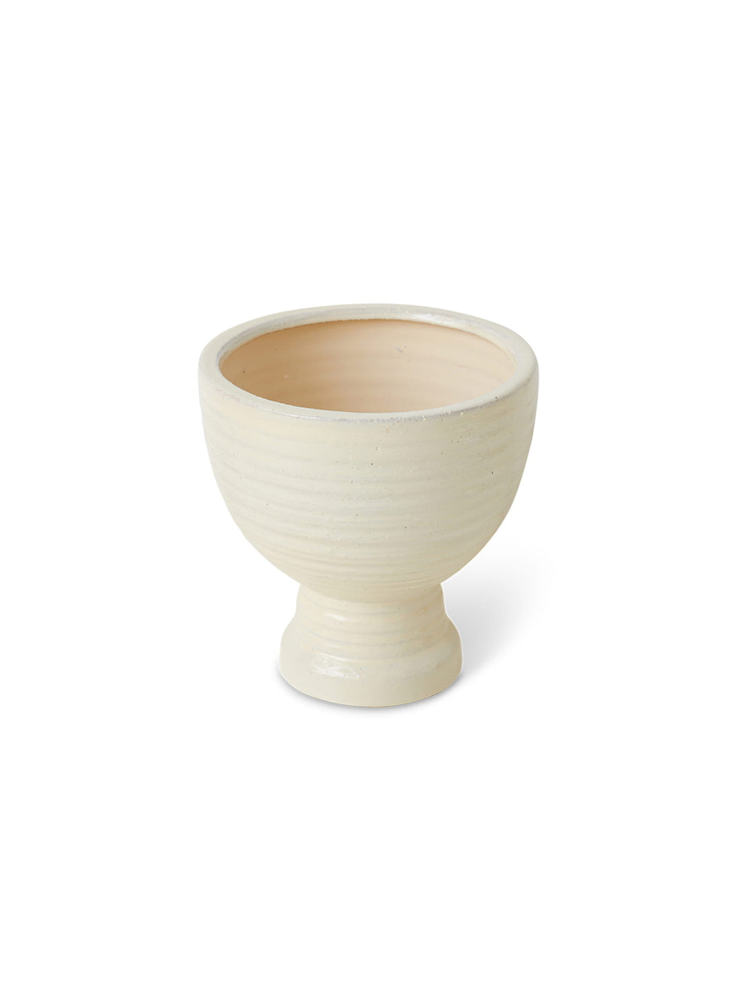 Le cache-pot Calice de HKliving séduit par ses lignes côtelées, sa texture brute et son élégante silhouette galbée. crème