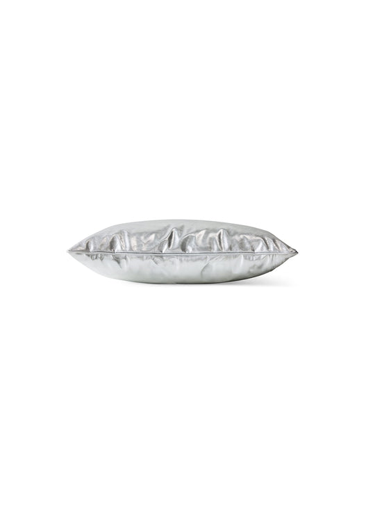 Coussin Chrome HKliving, un accessoire déco argenté au style moderne et lumineux.