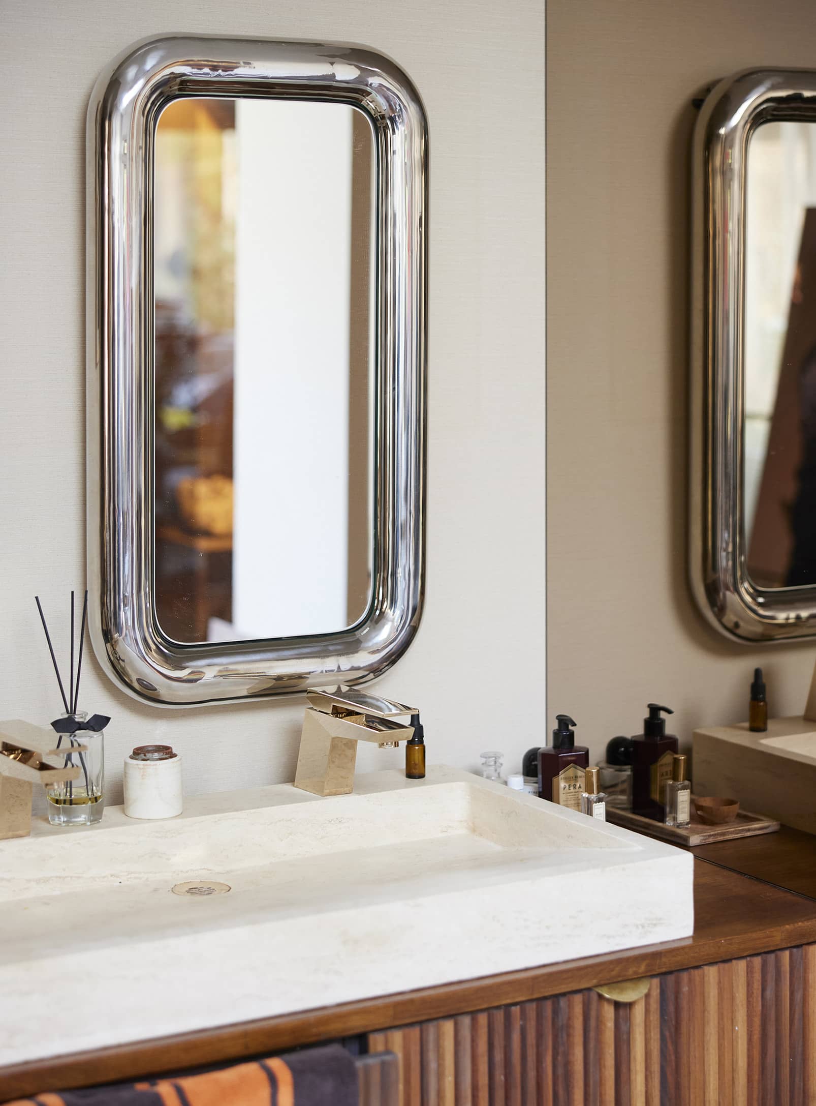 Chubby: Mirror with chrome surround - HKliving – Nüspace