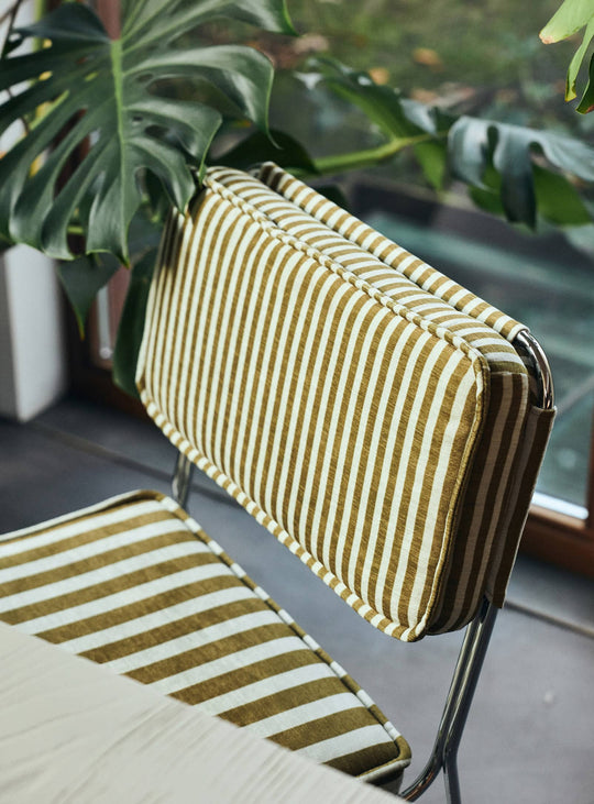 Chaise Endless HKliving : design audacieux pour intérieur moderne. sunflower