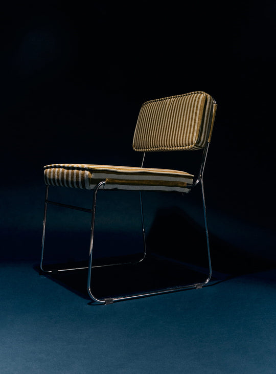 Chaise Endless HKliving : design unique en métal chromé. sunflower