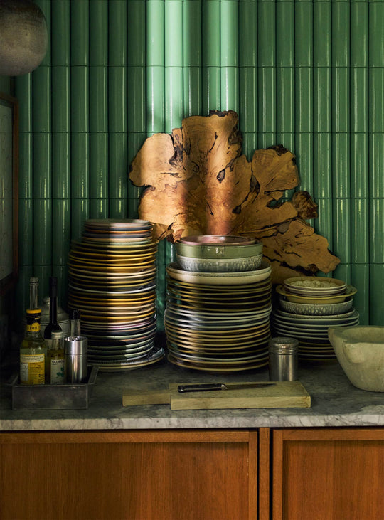 Assiettes à dessert Farmhouse Ceramics HKliving en grès, une vaisselle rétro aux teintes naturelles et apaisantes. 