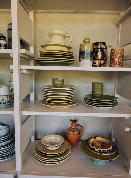 Assiettes à dessert Farmhouse Ceramics HKliving, un lot de 2 au design authentique et aux finitions délicates. creme