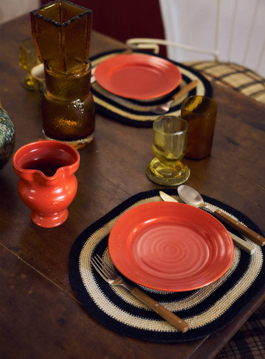 Assiettes à dessert Farmhouse Ceramics HKliving, parfaites pour une table conviviale au charme vintage. rouge