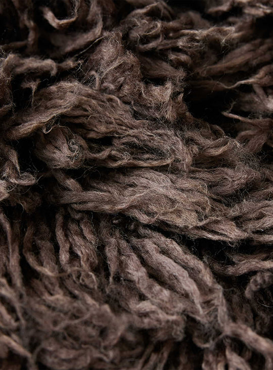Tapis Fluffy HKliving 200x300 : design chaleureux et texture enveloppante au quotidien. espresso