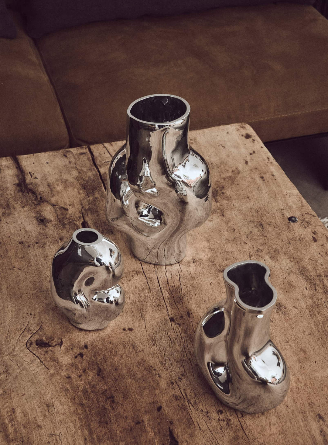 Vase Gleam HKliving : design organique et allure raffinée pour votre intérieur. chrome