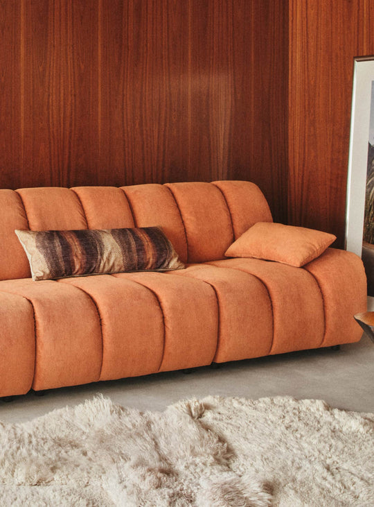 Coussin Gradient HKliving oblong, idéal pour apporter une touche chaleureuse et originale à votre salon.