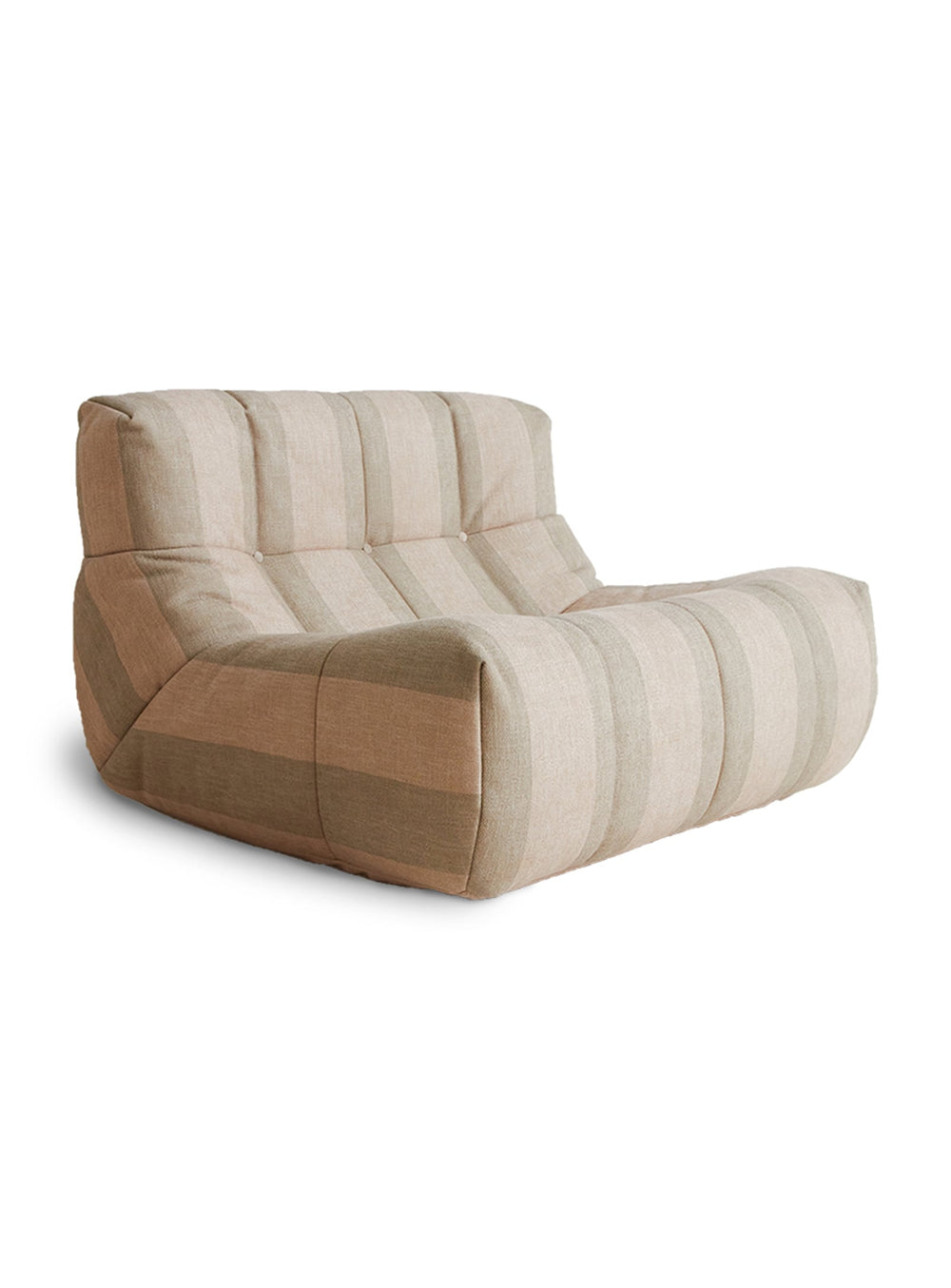 Lâchez prise avec le fauteuil Lazy de HKliving, léger, moelleux et irrésistiblement cosy. Lodge