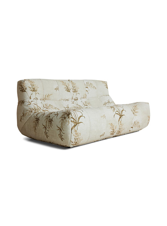 Sofa 2 places Lazy Lounge HKliving, une assise sans structure apparente qui invite naturellement à la détente. reeds