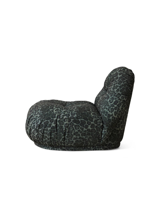 Fauteuil Meloa HKliving : des lignes arrondies qui invitent à la relaxation. panther