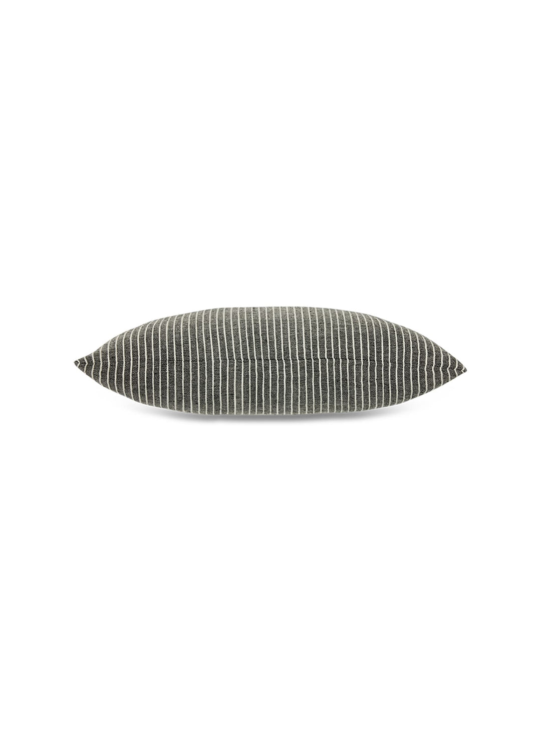 Coussin Monochrome HKliving rayé noir et blanc, idéal pour un intérieur minimaliste ou contemporain.
