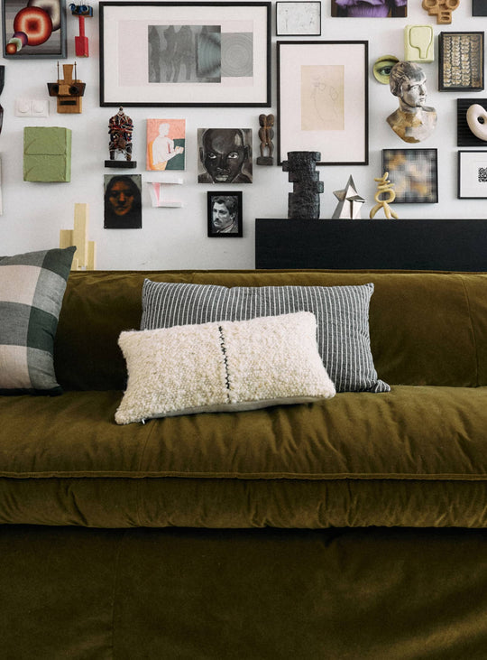 Coussin Monochrome HKliving au motif rayé, une touche élégante et minimaliste pour canapé ou fauteuil.