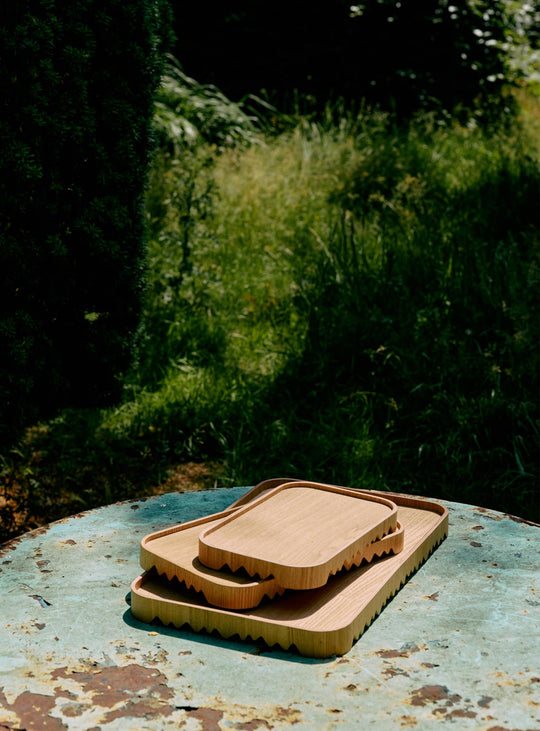Plateau de service Nature en bois de frêne HKliving : élégance naturelle et design scandinave intemporel.