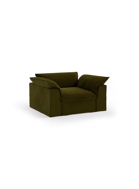 Fauteuil HKliving Nomad : une assise profonde et généreuse disponible dans plusieurs tissus et coloris. olive