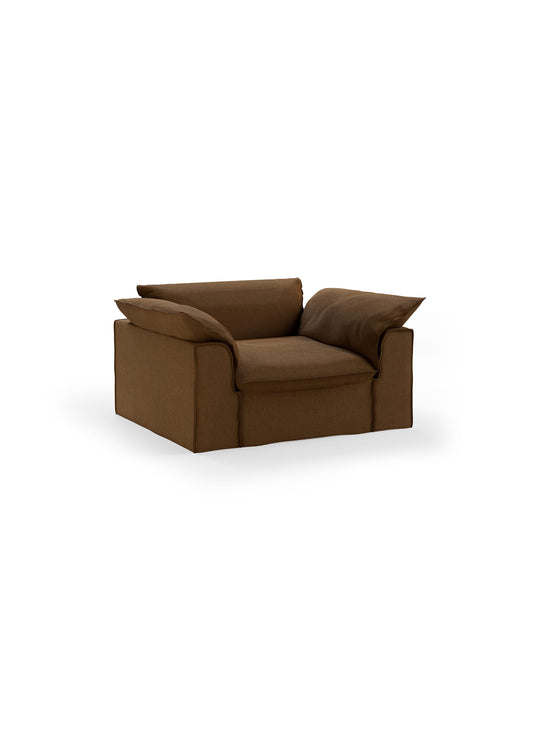 Fauteuil HKliving Nomad : un fauteuil confortable au format loveseat pour profiter pleinement de votre salon. cassave
