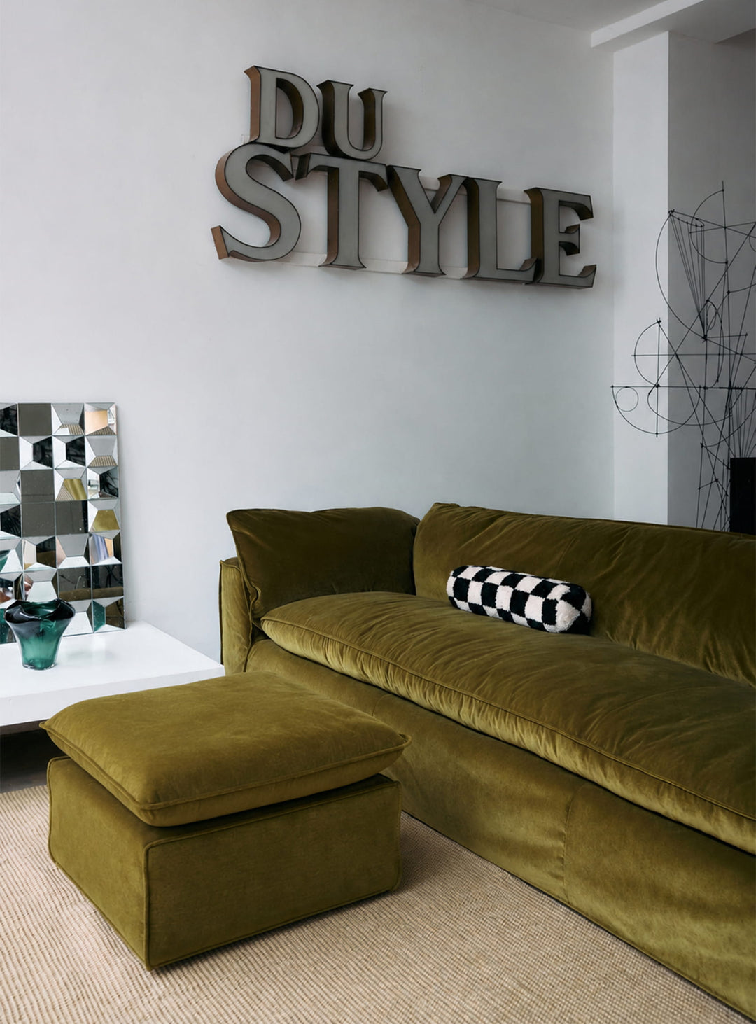 Ottoman HKliving Nomad : un repose-pieds design assorti au sofa Nomad. olive