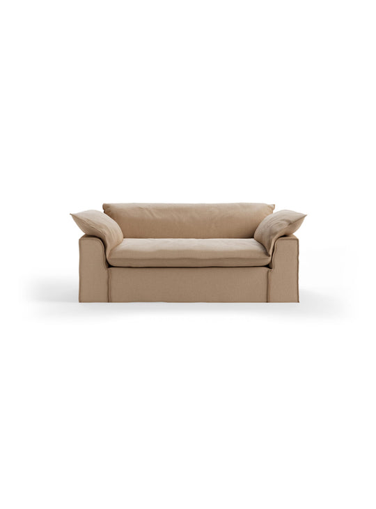 Sofa HKliving Nomad : un canapé 2 places chaleureux au style méditerranéen et aux lignes épurées. sable